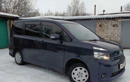 Toyota Voxy II, 2009 год, 1 150 000 рублей, 7 фотография