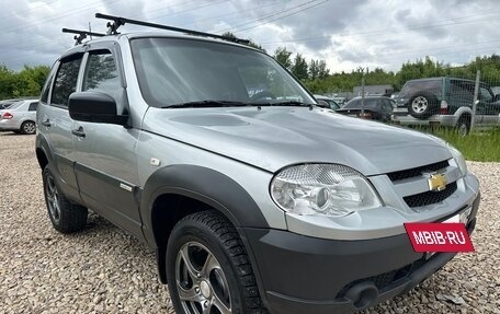 Chevrolet Niva I рестайлинг, 2015 год, 569 000 рублей, 2 фотография