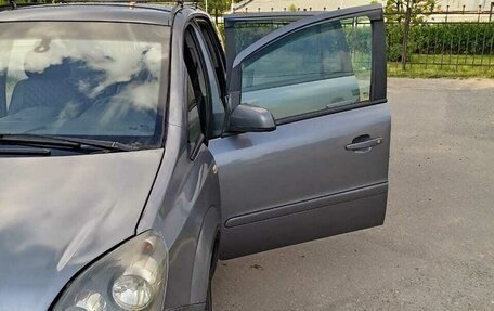 Opel Zafira B, 2007 год, 530 000 рублей, 2 фотография