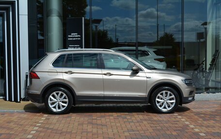 Volkswagen Tiguan II, 2018 год, 2 080 000 рублей, 4 фотография