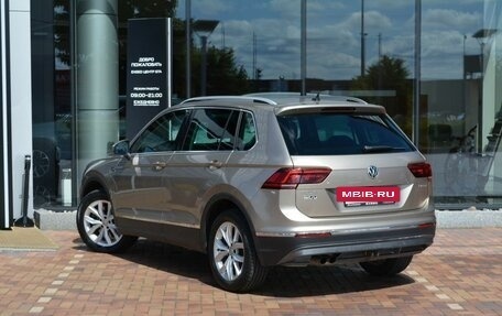 Volkswagen Tiguan II, 2018 год, 2 080 000 рублей, 7 фотография