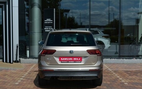 Volkswagen Tiguan II, 2018 год, 2 080 000 рублей, 6 фотография