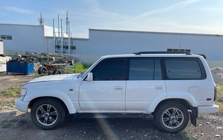 Toyota Land Cruiser 80 рестайлинг, 1996 год, 640 000 рублей, 2 фотография