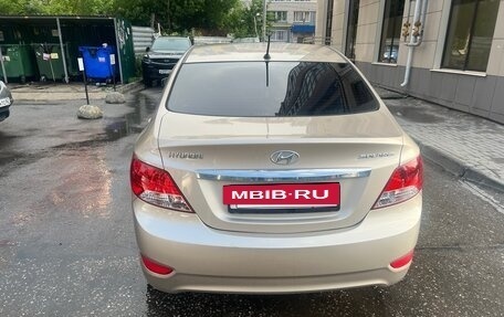 Hyundai Solaris II рестайлинг, 2013 год, 1 000 000 рублей, 3 фотография
