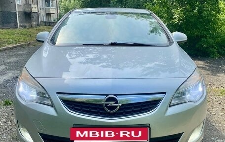 Opel Astra J, 2011 год, 647 000 рублей, 3 фотография