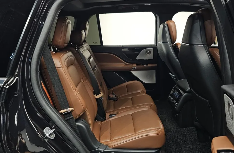Lincoln Aviator II, 2023 год, 6 900 000 рублей, 10 фотография