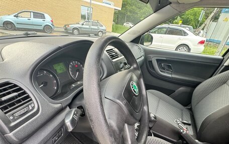 Skoda Fabia II, 2011 год, 490 000 рублей, 3 фотография