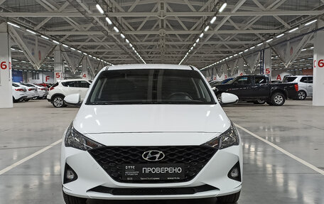 Hyundai Solaris II рестайлинг, 2021 год, 1 556 000 рублей, 2 фотография