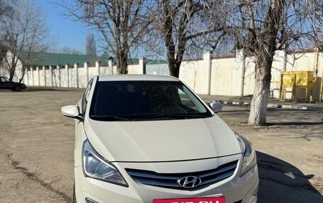 Hyundai Solaris II рестайлинг, 2014 год, 750 000 рублей, 3 фотография