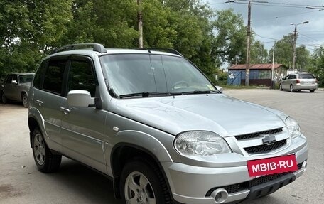 Chevrolet Niva I рестайлинг, 2011 год, 650 000 рублей, 2 фотография