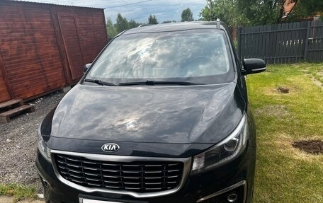 KIA Carnival III, 2019 год, 2 900 000 рублей, 2 фотография