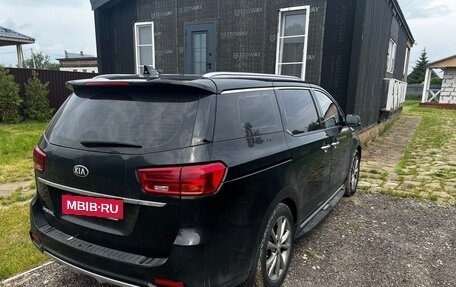 KIA Carnival III, 2019 год, 2 900 000 рублей, 3 фотография
