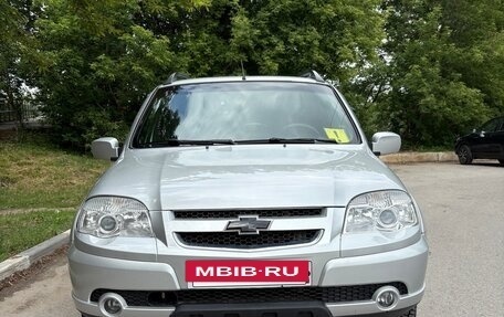 Chevrolet Niva I рестайлинг, 2011 год, 650 000 рублей, 3 фотография