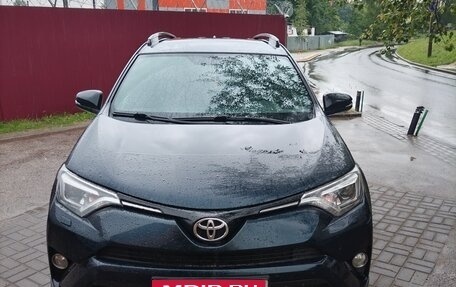 Toyota RAV4, 2019 год, 2 300 000 рублей, 2 фотография