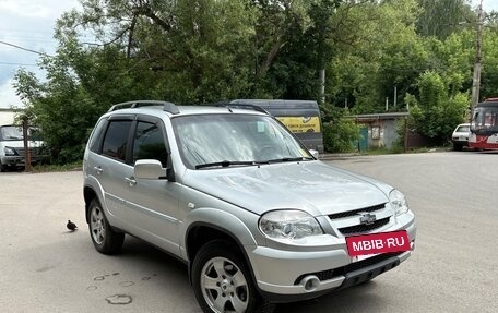 Chevrolet Niva I рестайлинг, 2011 год, 650 000 рублей, 4 фотография