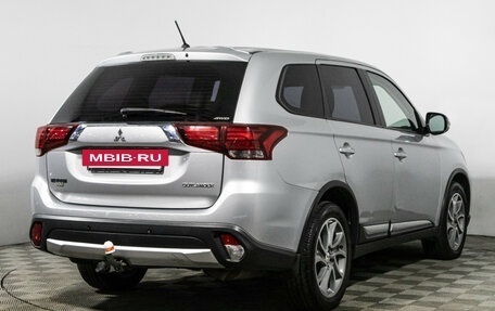 Mitsubishi Outlander III рестайлинг 3, 2016 год, 1 279 585 рублей, 5 фотография