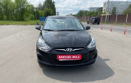 Hyundai Solaris II рестайлинг, 2013 год, 1 130 000 рублей, 2 фотография
