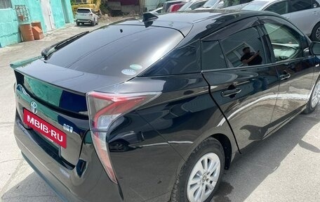 Toyota Prius IV XW50, 2017 год, 1 510 000 рублей, 2 фотография