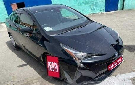 Toyota Prius IV XW50, 2017 год, 1 510 000 рублей, 3 фотография