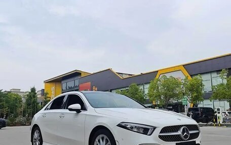 Mercedes-Benz A-Класс, 2020 год, 1 970 000 рублей, 3 фотография