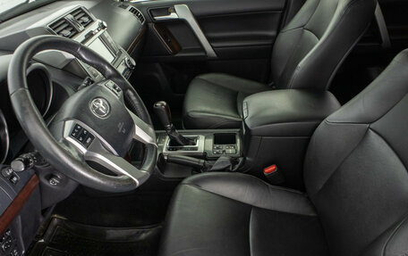 Toyota Land Cruiser Prado 150 рестайлинг 2, 2017 год, 3 899 000 рублей, 7 фотография