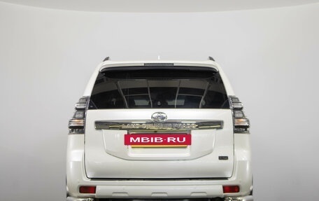 Toyota Land Cruiser Prado 150 рестайлинг 2, 2017 год, 3 899 000 рублей, 4 фотография