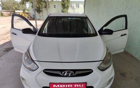 Hyundai Solaris II рестайлинг, 2013 год, 650 000 рублей, 4 фотография