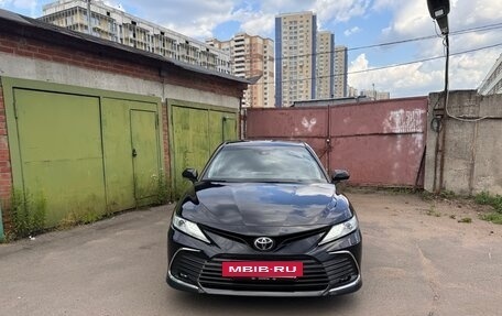 Toyota Camry, 2021 год, 3 000 000 рублей, 3 фотография