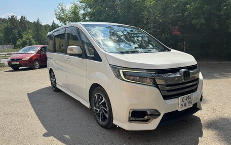 Honda Stepwgn IV, 2019 год, 2 400 000 рублей, 2 фотография