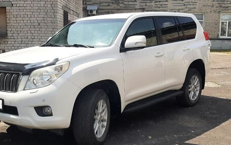 Toyota Land Cruiser Prado 150 рестайлинг 2, 2013 год, 2 750 000 рублей, 2 фотография
