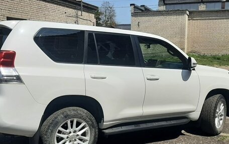 Toyota Land Cruiser Prado 150 рестайлинг 2, 2013 год, 2 750 000 рублей, 3 фотография