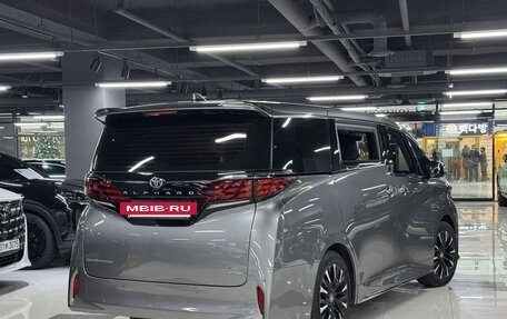 Toyota Alphard, 2023 год, 9 399 199 рублей, 2 фотография