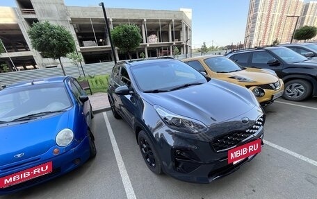KIA Sportage IV рестайлинг, 2021 год, 2 800 000 рублей, 2 фотография