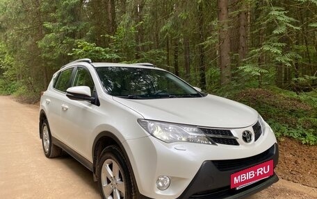 Toyota RAV4, 2014 год, 2 200 000 рублей, 4 фотография