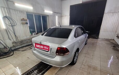 Volkswagen Polo VI (EU Market), 2015 год, 900 000 рублей, 4 фотография