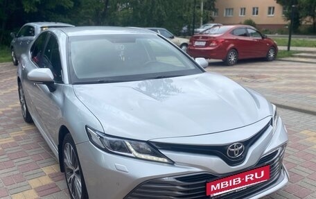 Toyota Camry, 2018 год, 2 600 000 рублей, 7 фотография
