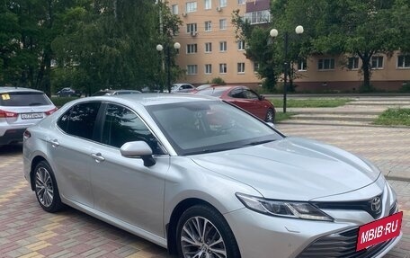 Toyota Camry, 2018 год, 2 600 000 рублей, 8 фотография