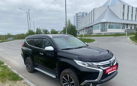 Mitsubishi Pajero Sport III рестайлинг, 2017 год, 3 600 000 рублей, 3 фотография