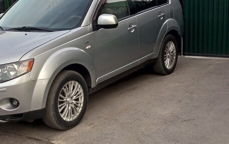 Mitsubishi Outlander III рестайлинг 3, 2008 год, 1 050 000 рублей, 3 фотография
