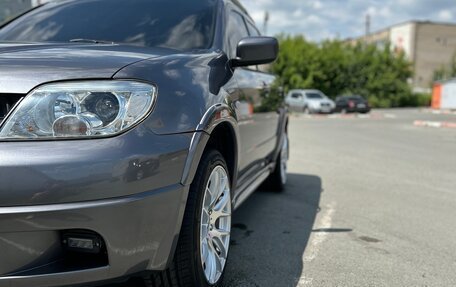 Mitsubishi Outlander III рестайлинг 3, 2005 год, 760 000 рублей, 2 фотография