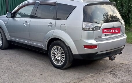 Mitsubishi Outlander III рестайлинг 3, 2008 год, 1 050 000 рублей, 2 фотография