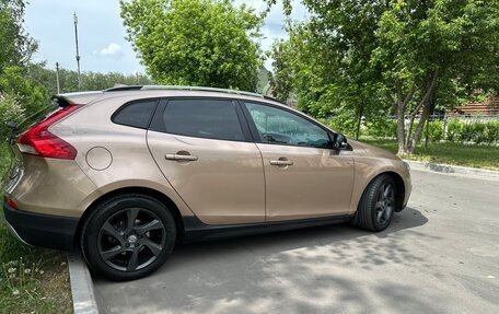 Volvo V40 Cross Country I, 2013 год, 1 000 000 рублей, 3 фотография
