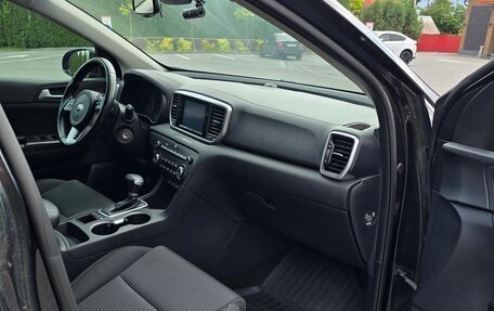 KIA Sportage IV рестайлинг, 2018 год, 2 240 000 рублей, 2 фотография