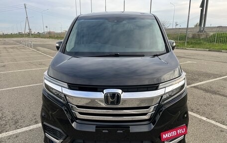 Honda Stepwgn IV, 2018 год, 1 670 000 рублей, 1 фотография