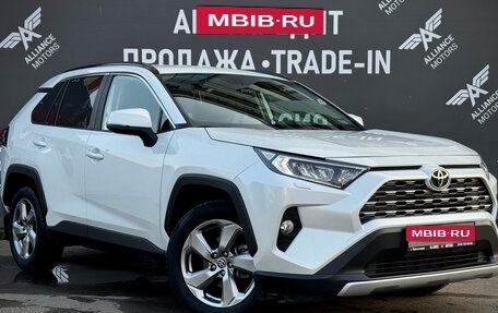 Toyota RAV4, 2020 год, 2 985 000 рублей, 1 фотография