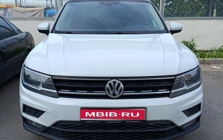 Volkswagen Tiguan II, 2018 год, 1 600 000 рублей, 1 фотография