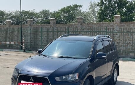 Mitsubishi Outlander III рестайлинг 3, 2010 год, 1 050 000 рублей, 2 фотография