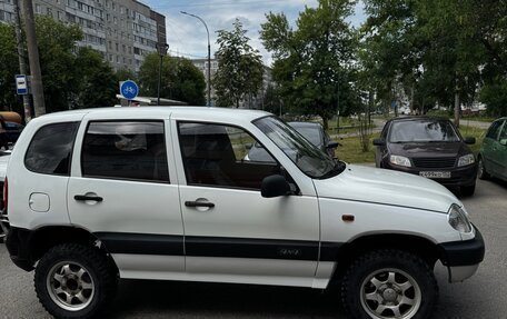Chevrolet Niva I рестайлинг, 2003 год, 270 000 рублей, 3 фотография