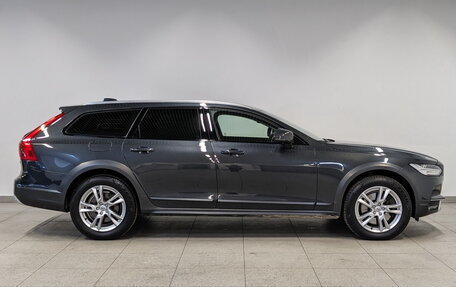 Volvo V90 Cross Country I рестайлинг, 2017 год, 2 870 000 рублей, 4 фотография