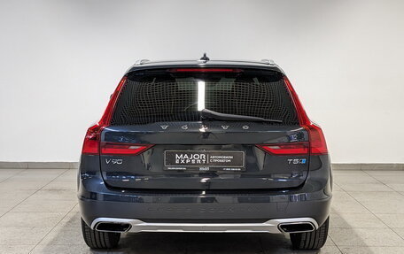 Volvo V90 Cross Country I рестайлинг, 2017 год, 2 870 000 рублей, 6 фотография